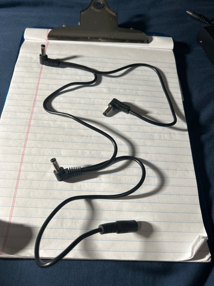 Daisy Chain Cable with Power Supply - 3 outlets