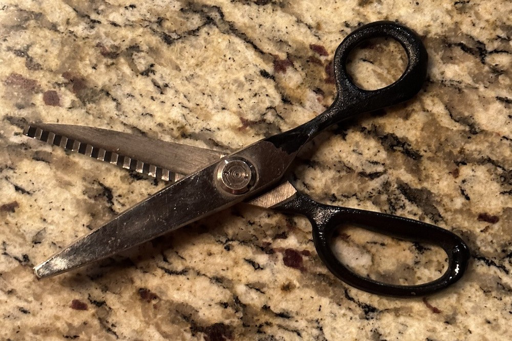 Vintage Rialto Pinking Shears Original Box Great Condition