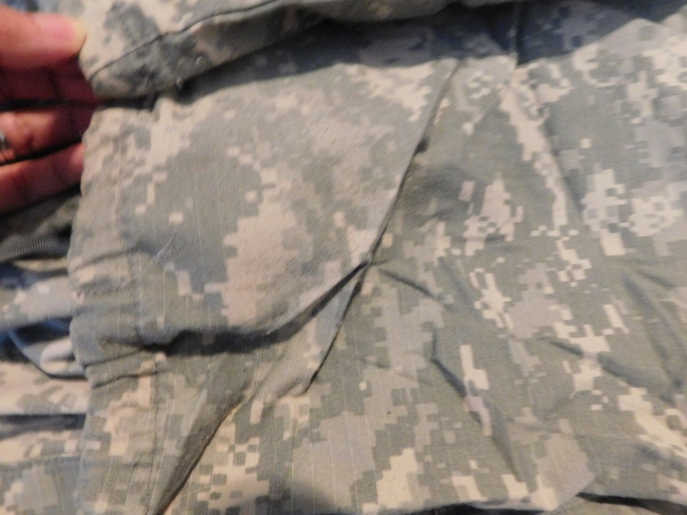 US ARMY ACU PANTS SIZE MEDIUM - LONG