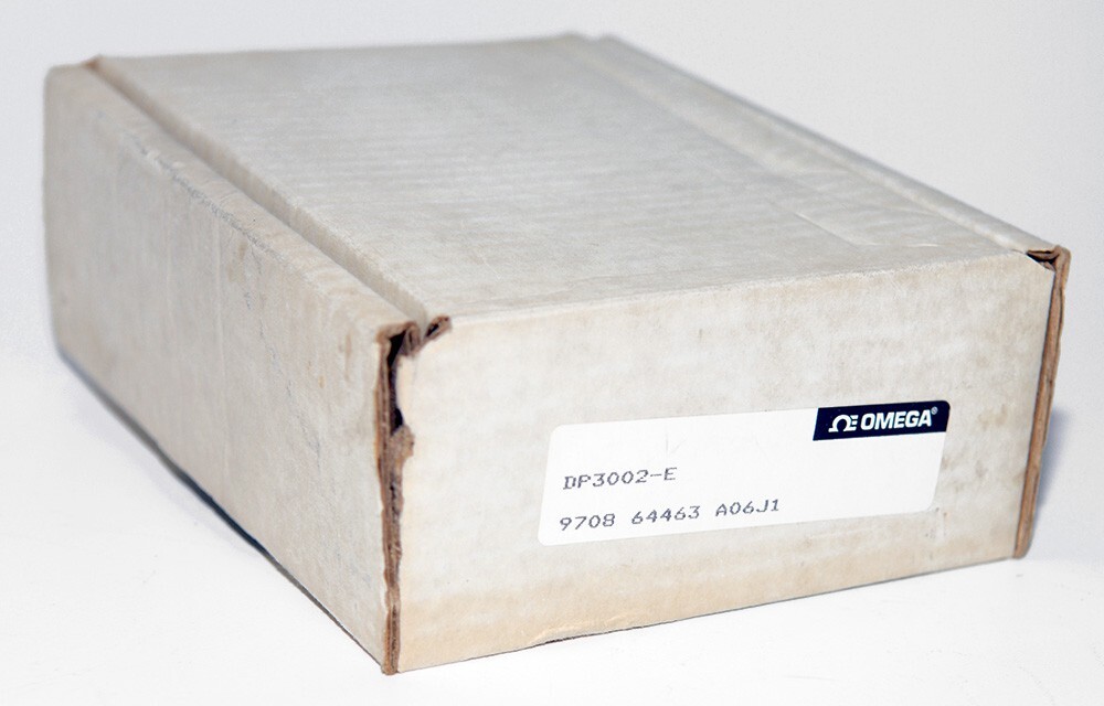 NOS OMEGA DP3002-E Digital 4.5 Digit Process & Strain Gage Panel Meter w/ Manual