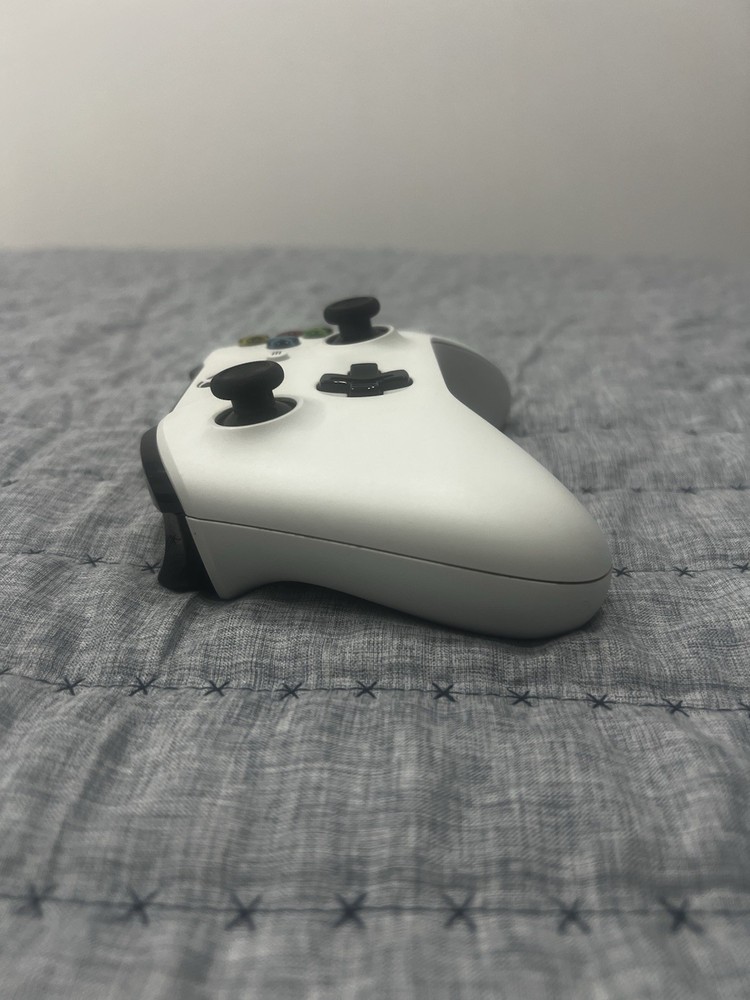 Microsoft Xbox One Black Home Console HDMI with 3 Wireless Controllers Included