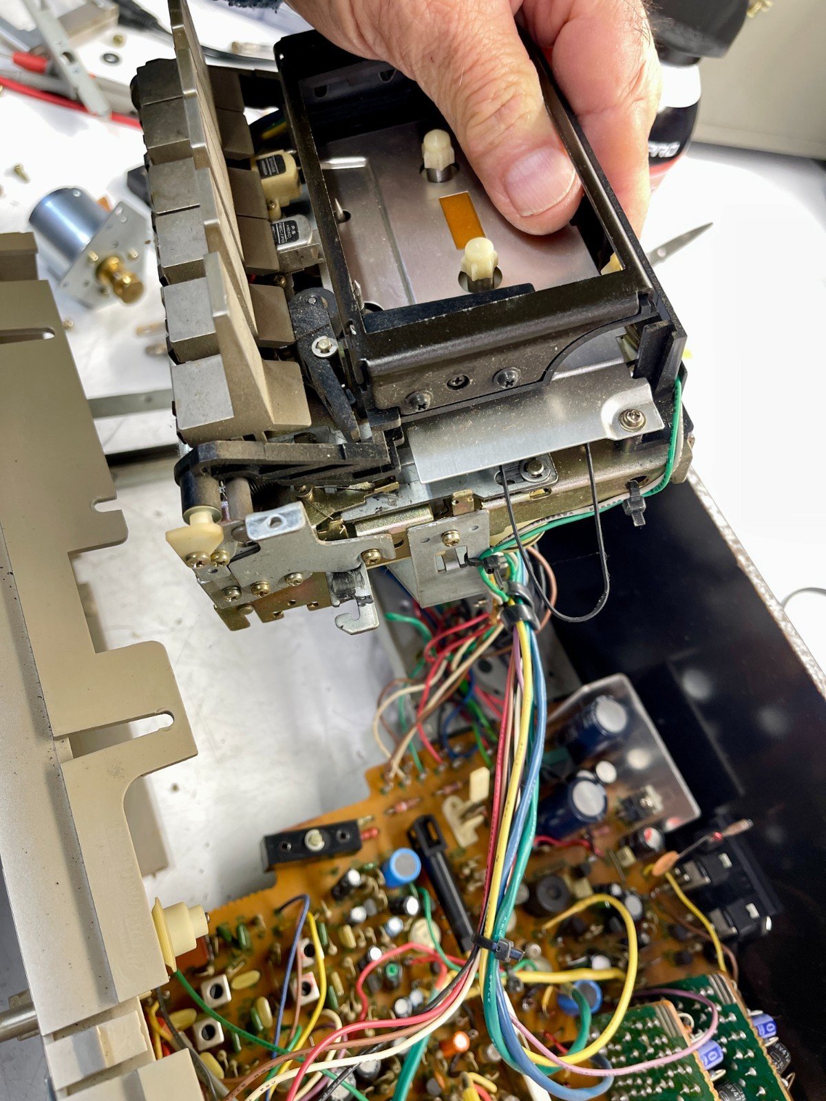 A guide to Learn Vintage Stereo Repair