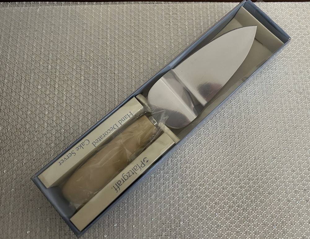 Pfaltzgraff Cake Server - new in box Cappuccino Pattern, wood handle