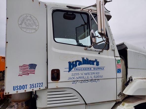 For 2000 FREIGHTLINER FLC112 DOOR ASSEMBLY Right ,  IL