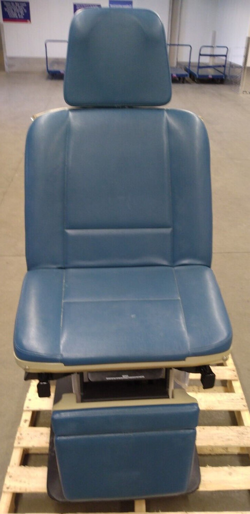 Midmark Power Procedure Table Model 411 with side controller