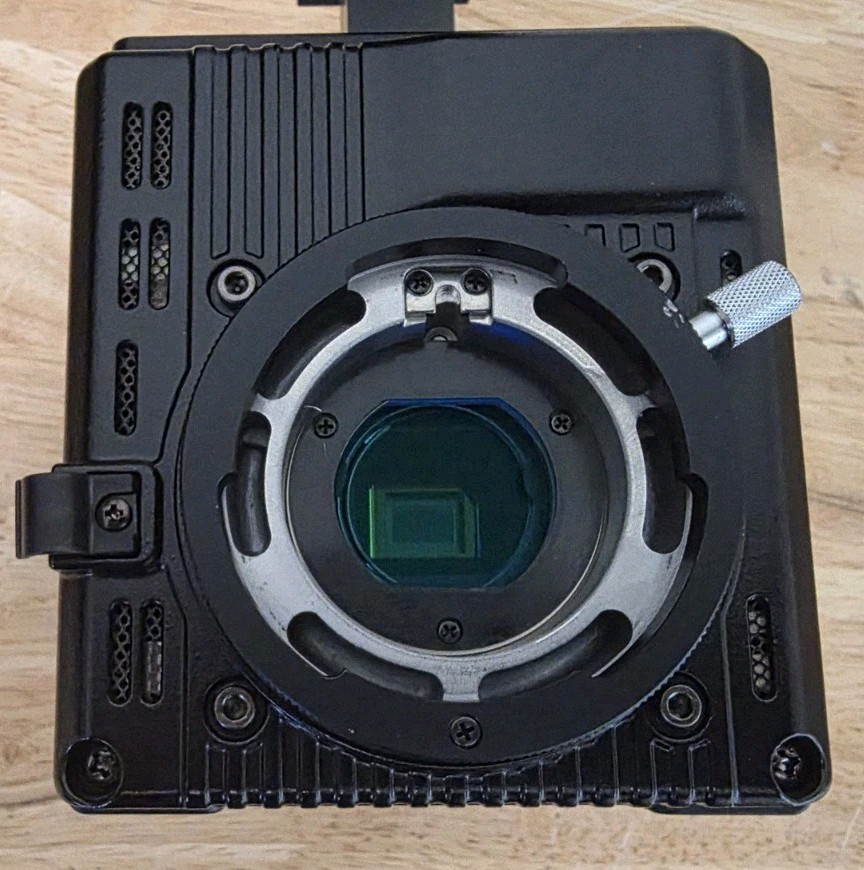 HITACHI DK-Z50 Multi-Format HDTV/SD Box Camera w/mounting bracket