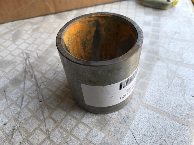 51221471 BUSHING - RUSTY ON INSIDE
