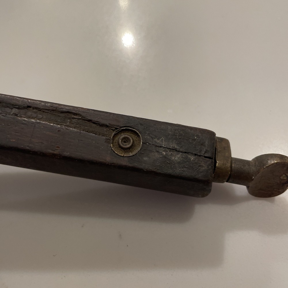 Primitive Wood Working Tool Scribe Ruler - Missing One Knob