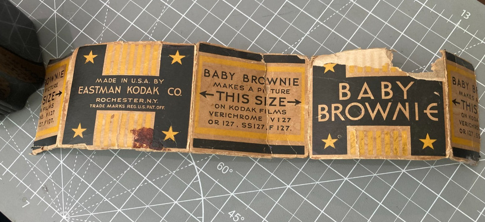 VINTAGE Early Brownie Camera In very nice Condition "Baby Brownie"