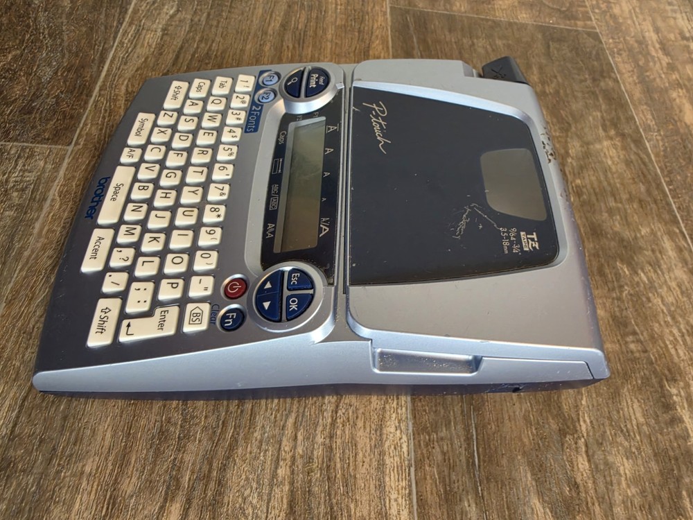 Brother PT-1880 P-Touch Label Maker - TESTED WORKING