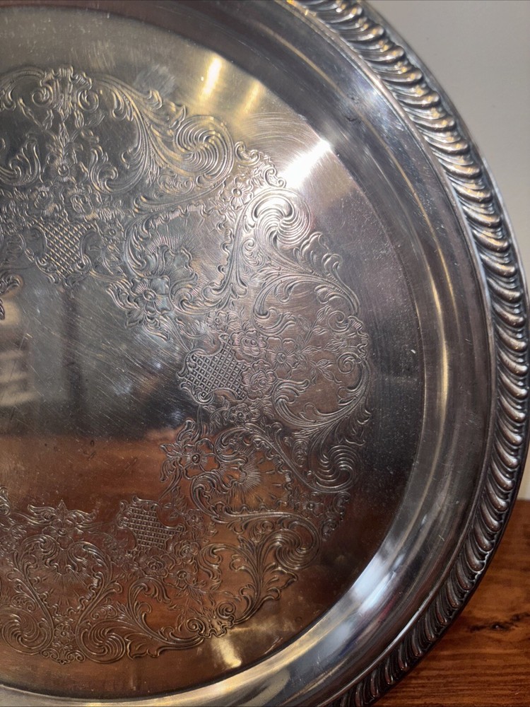 Wm Rogers 161 Silverplate Round Tray