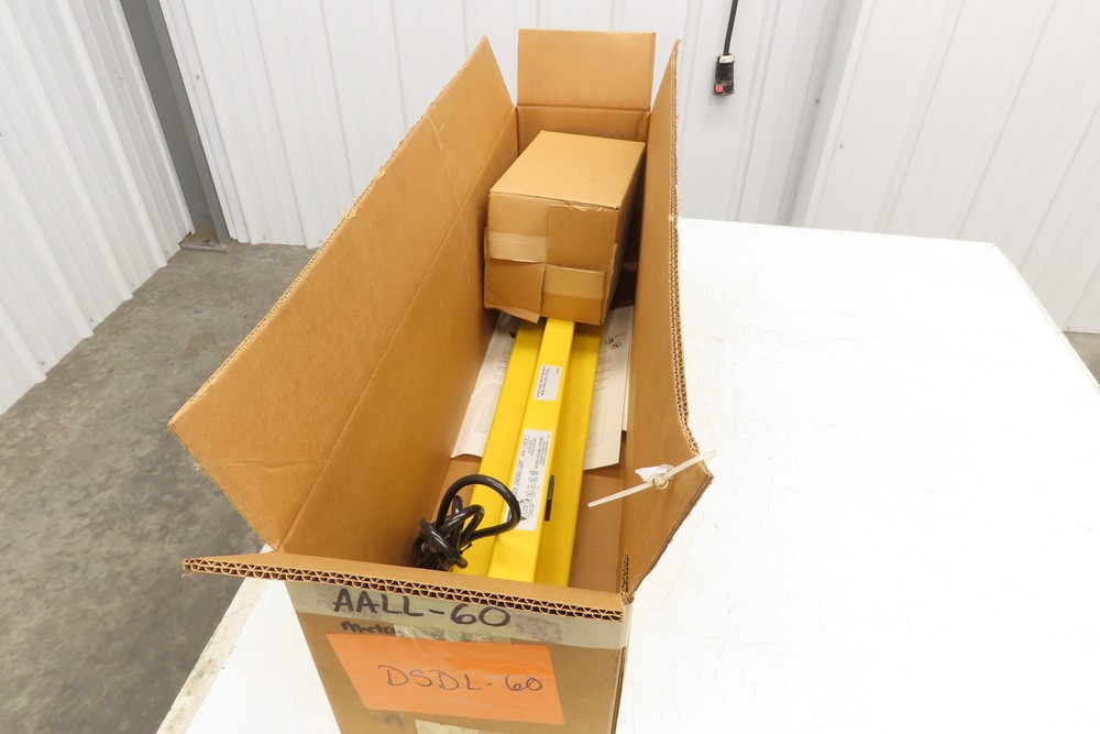 Mars DSDL-60 Tri-Lite Dock Loading Light 60" Reach