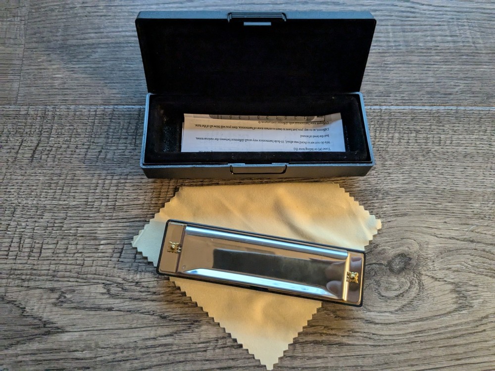 EASTRACK 10 Hole Harmonica with Hard Case & Instructions
