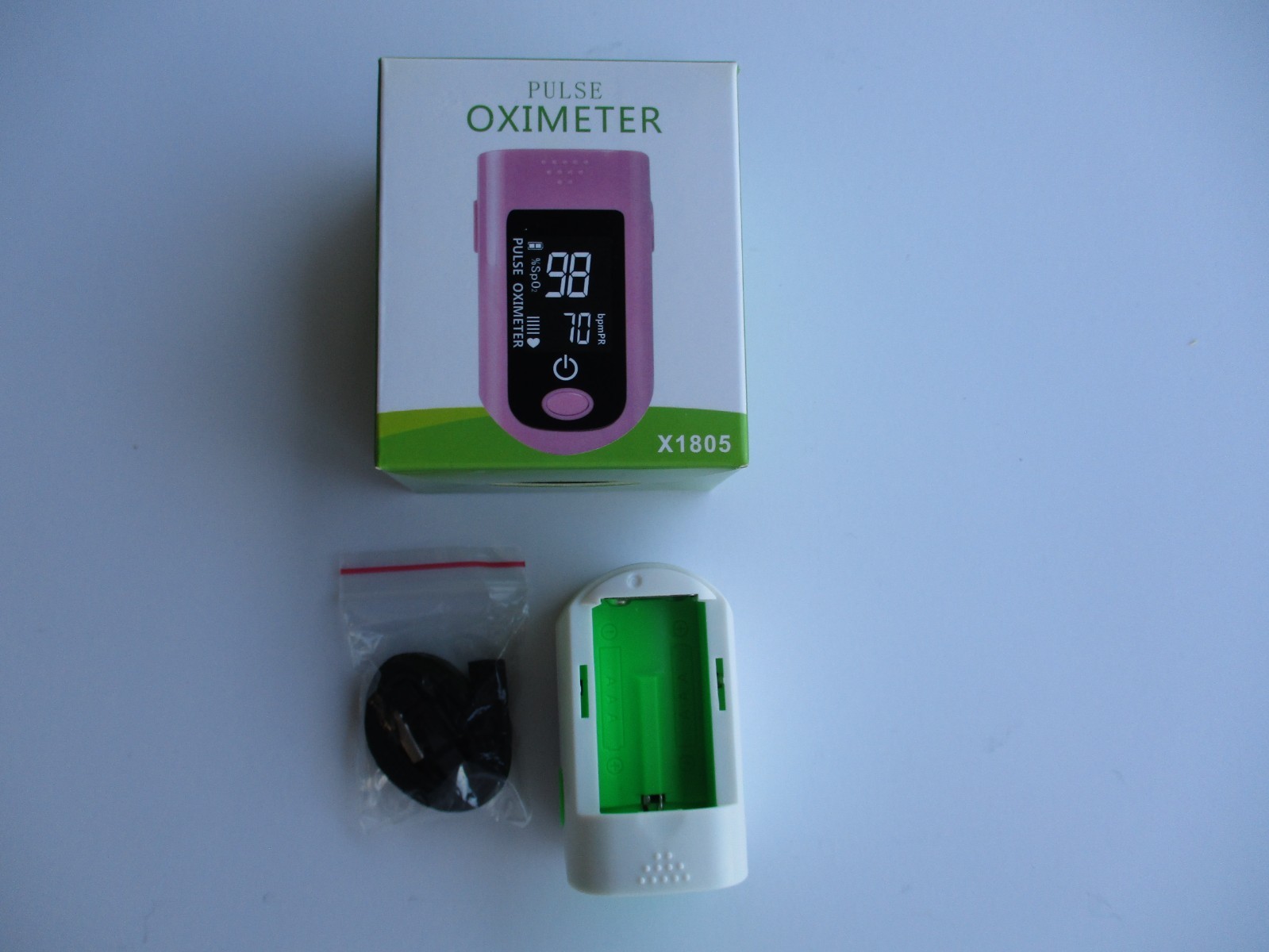 Pulse Oximeter Fingertip Heart Pulse Rate and Blood-Oxygen Monitor