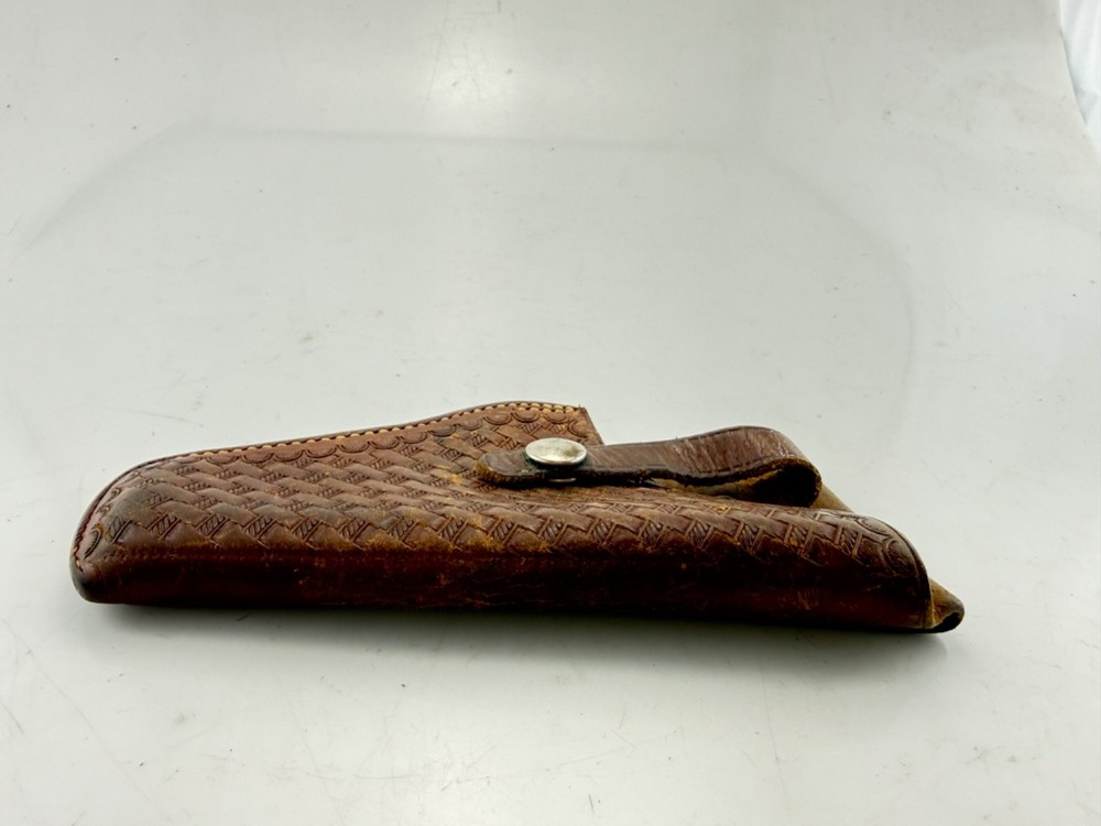VINTAGE TOOLED LEATHER HOLSTER 32