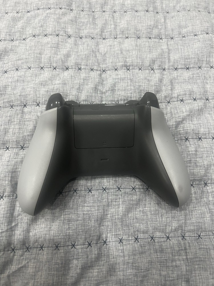 Microsoft Xbox One Black Home Console HDMI with 3 Wireless Controllers Included