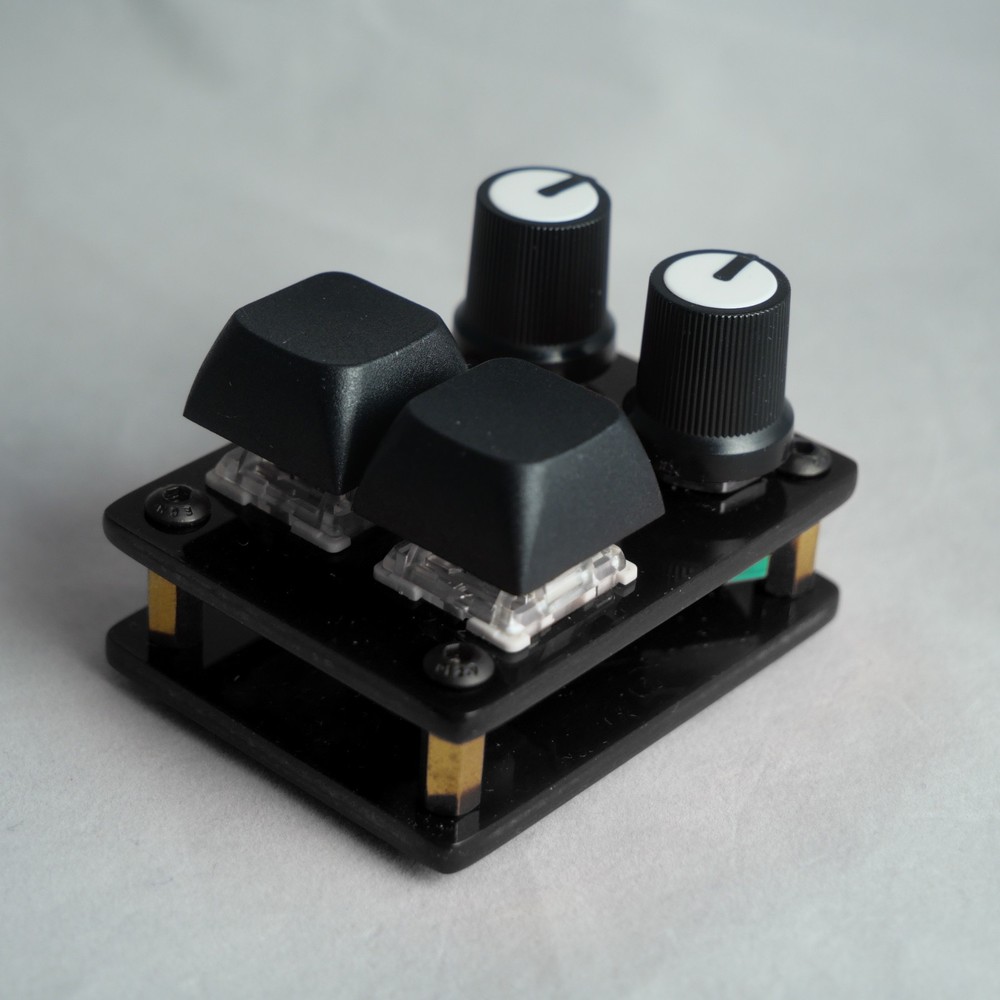 madMidiMini Compact Midi Controller with 2 Note Buttons 2 Potentiometers and LED