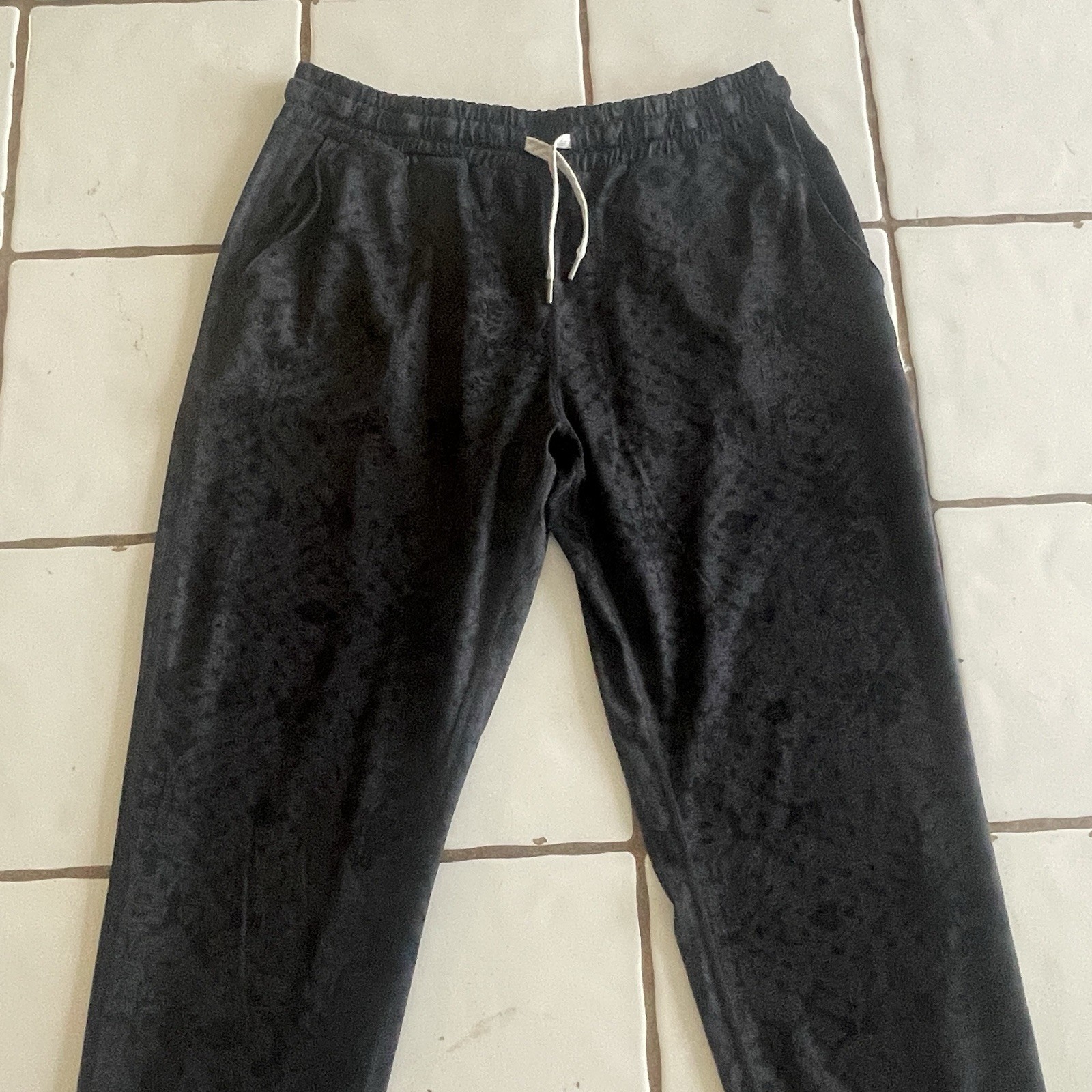 Vuori Pants Womens Small Performance Jogger Dark Gray Lounge Sweatpants Athletic