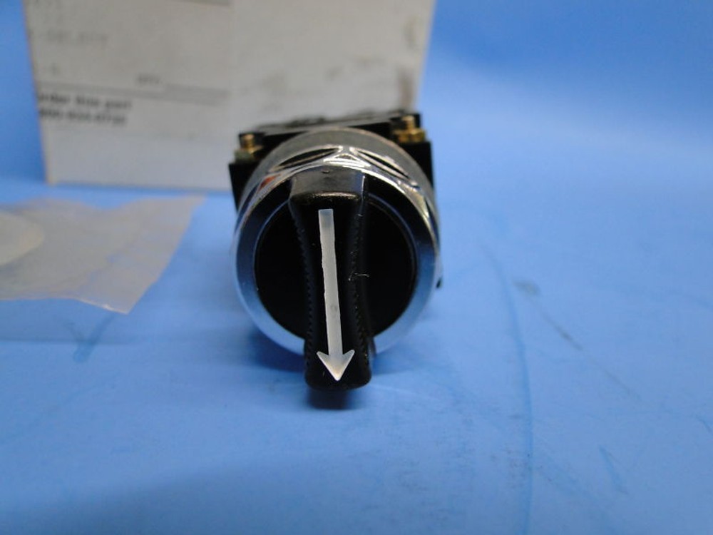 GE General Electric 2 Position Selector Switch CR104 B2011