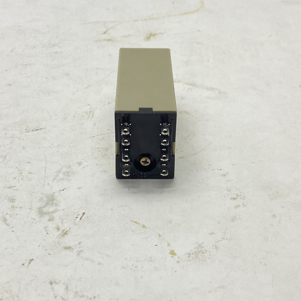 Omron H3Y2AC12030S Timer & PYF08AE Socket 2-Pole 7A