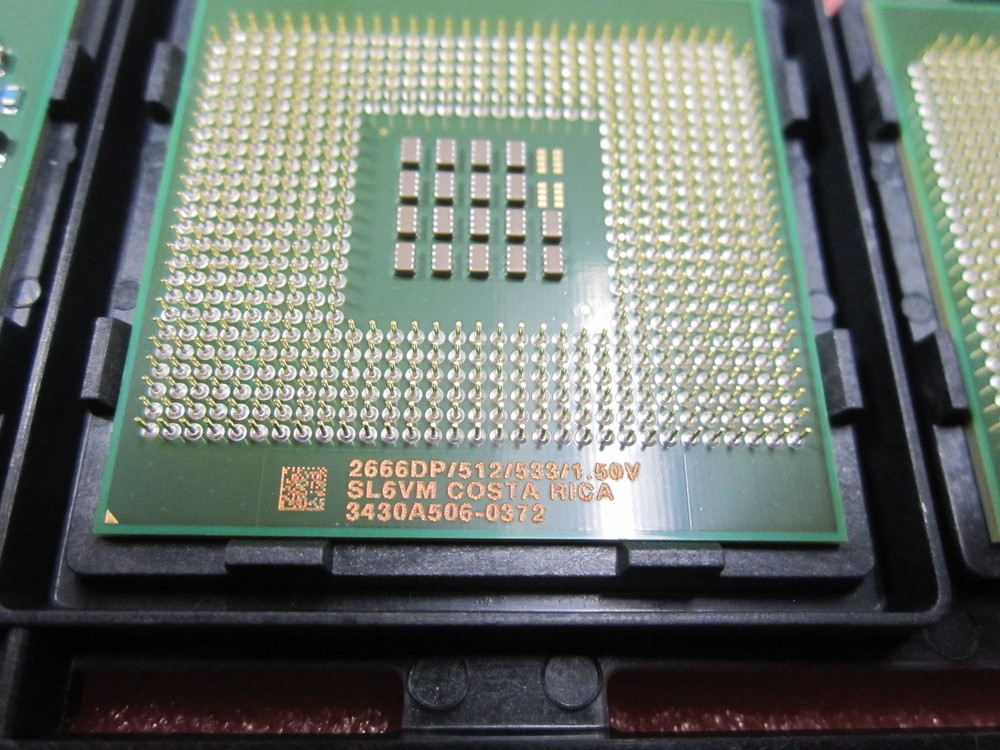 Intel Xeon DP 2.66/512K/533MHz Processor CPU SL6VM