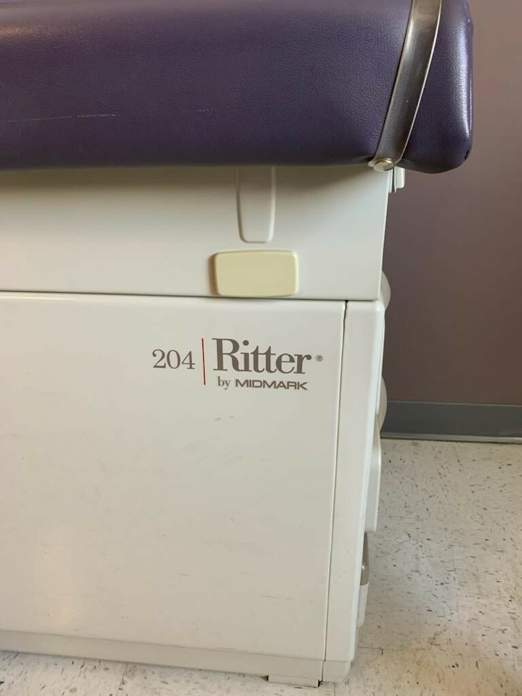 Midmark 204 Exam Chair