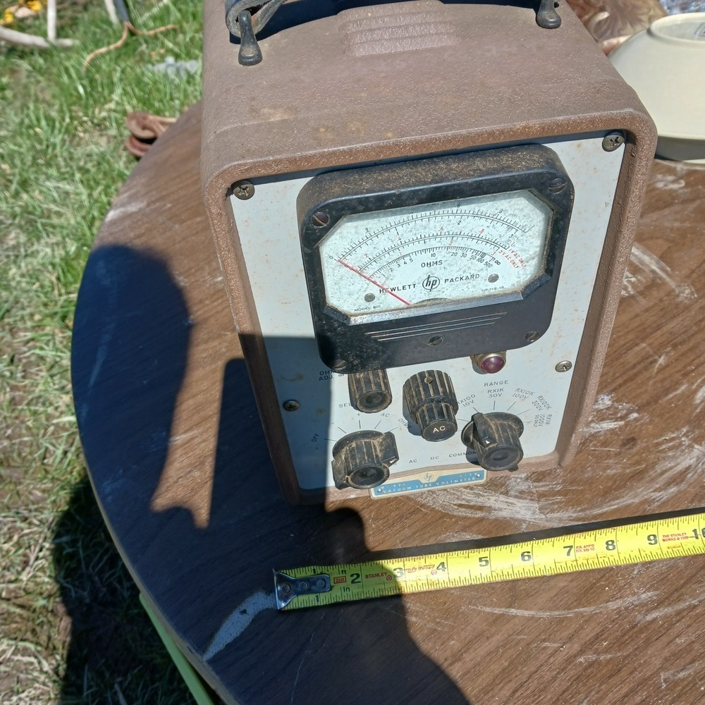 Vintage Hewlett Packard Model 410B Vacuum Tube Voltmeter Complete Untested