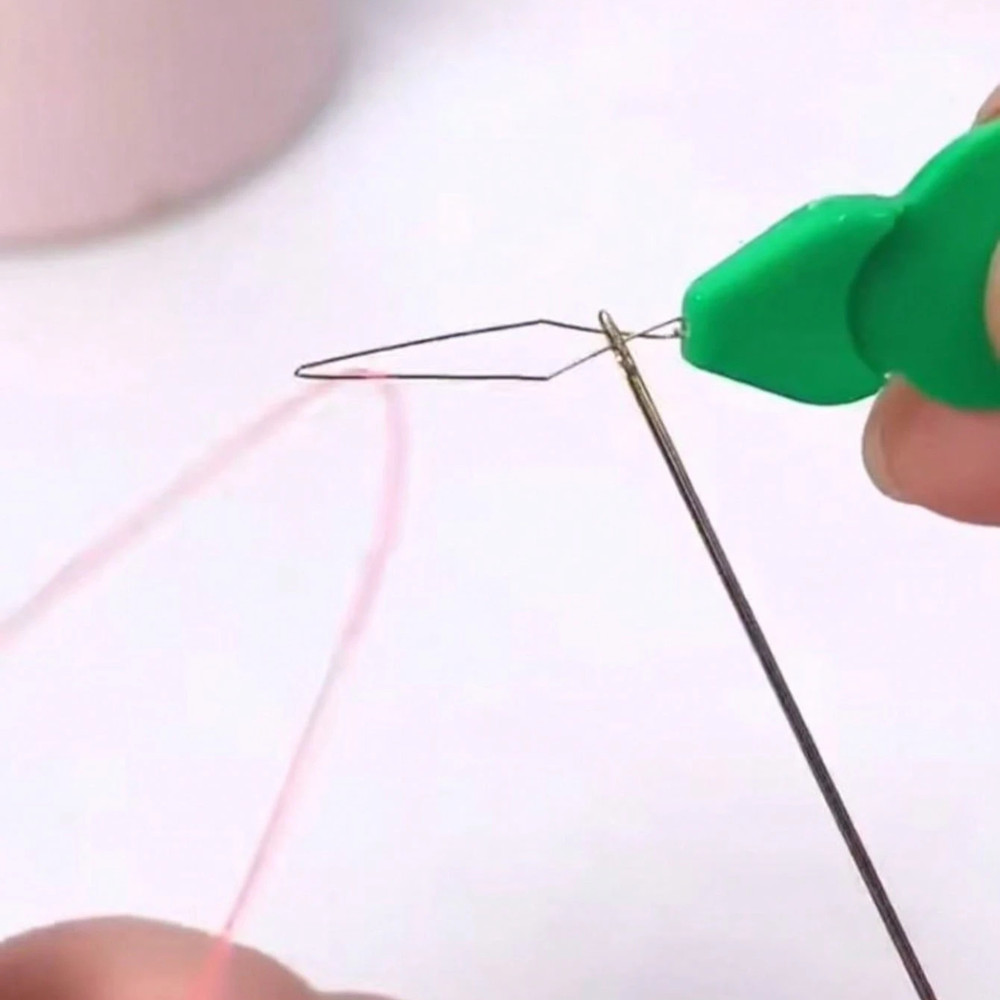 Plastic Needle Threader Sewing Machine Hand Sewing Quilting Craft DIY Tool US