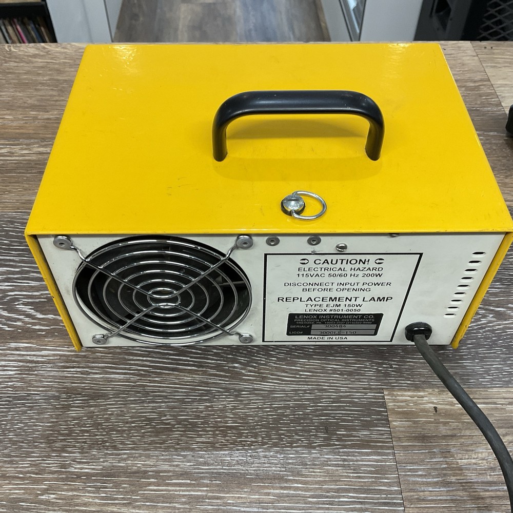 Lenox Instrument Fiberoptic Light Source