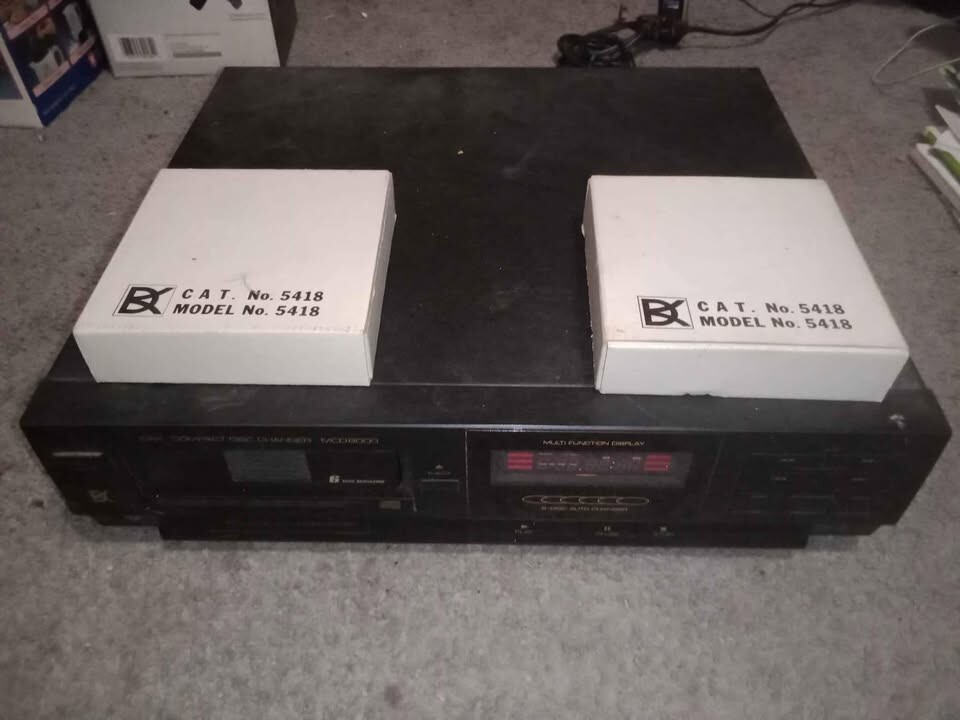 DAK MCD8000 DIGITAL 6-DISC AUTO LOADING CD CHANGER W/ 3-Magazines