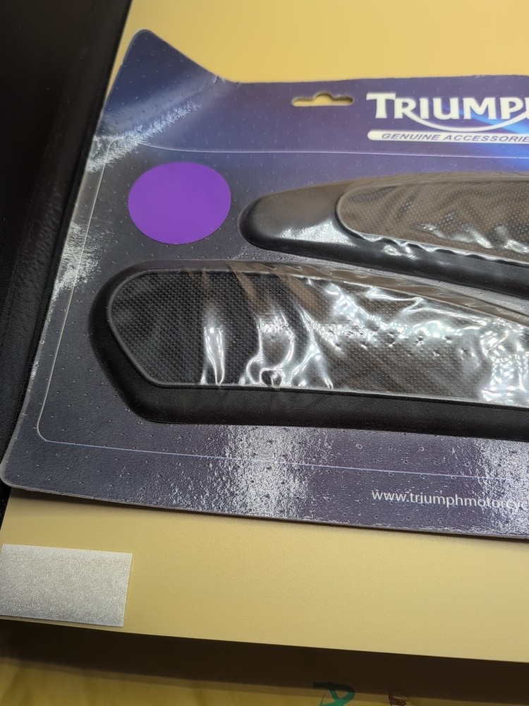 Triumph Knee Pad Kit