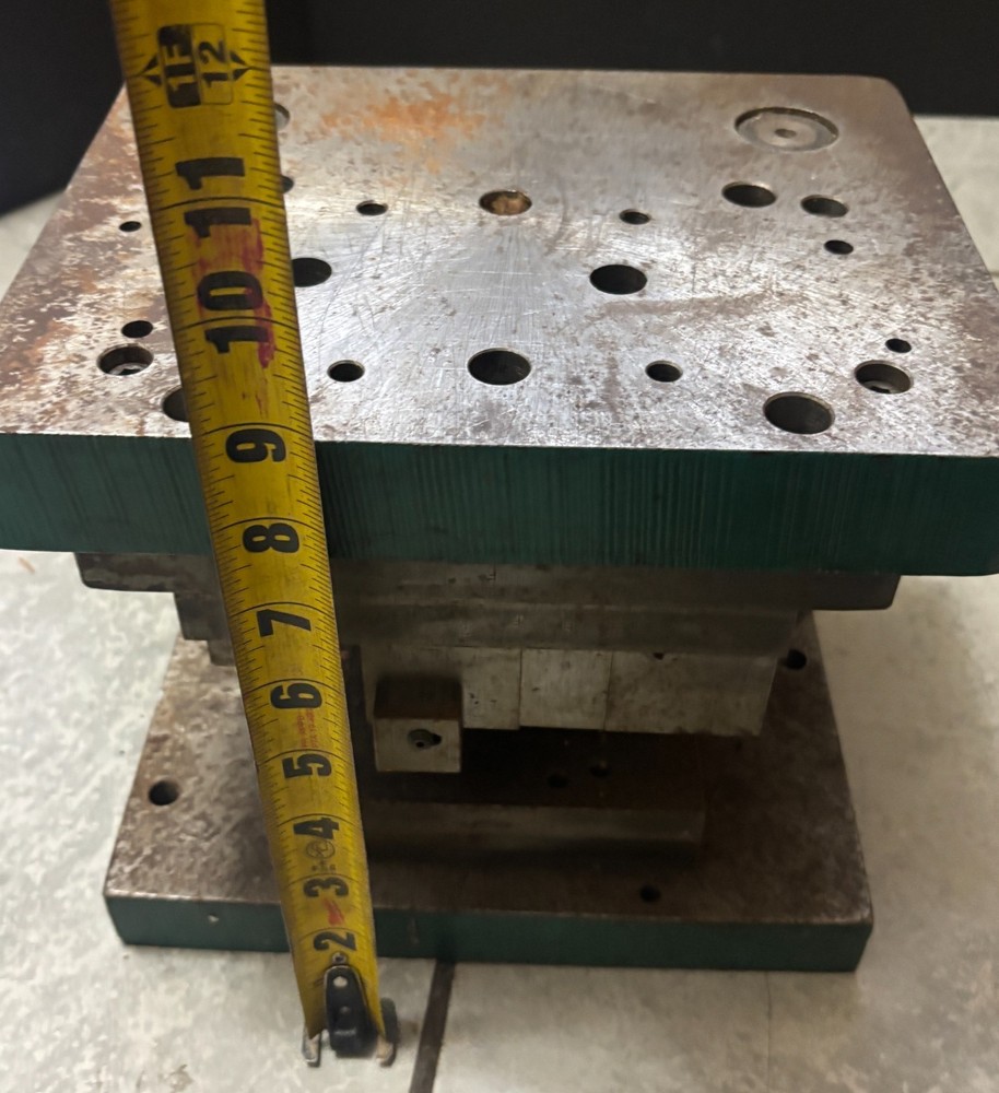 2-Post Die Set (10"×8" with 7-1/2" High Posts, Height: 9")