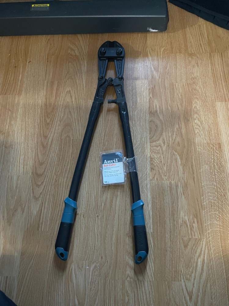 Anvil bolt cutters 24in