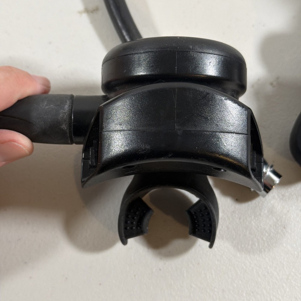 Oceanic Regulator With Alpha 7 Octopus