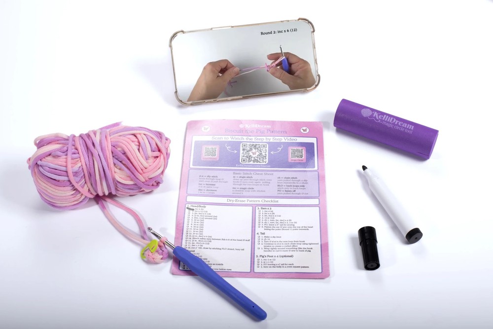 Learn to Crochet Kit Pig (Includes Purple Magic Circle Tool)