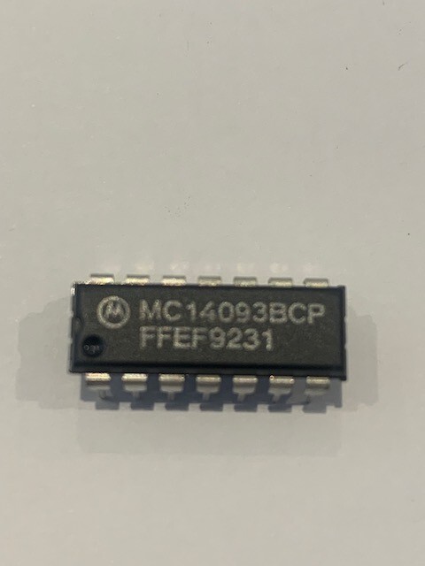 MC14093BCP  IC