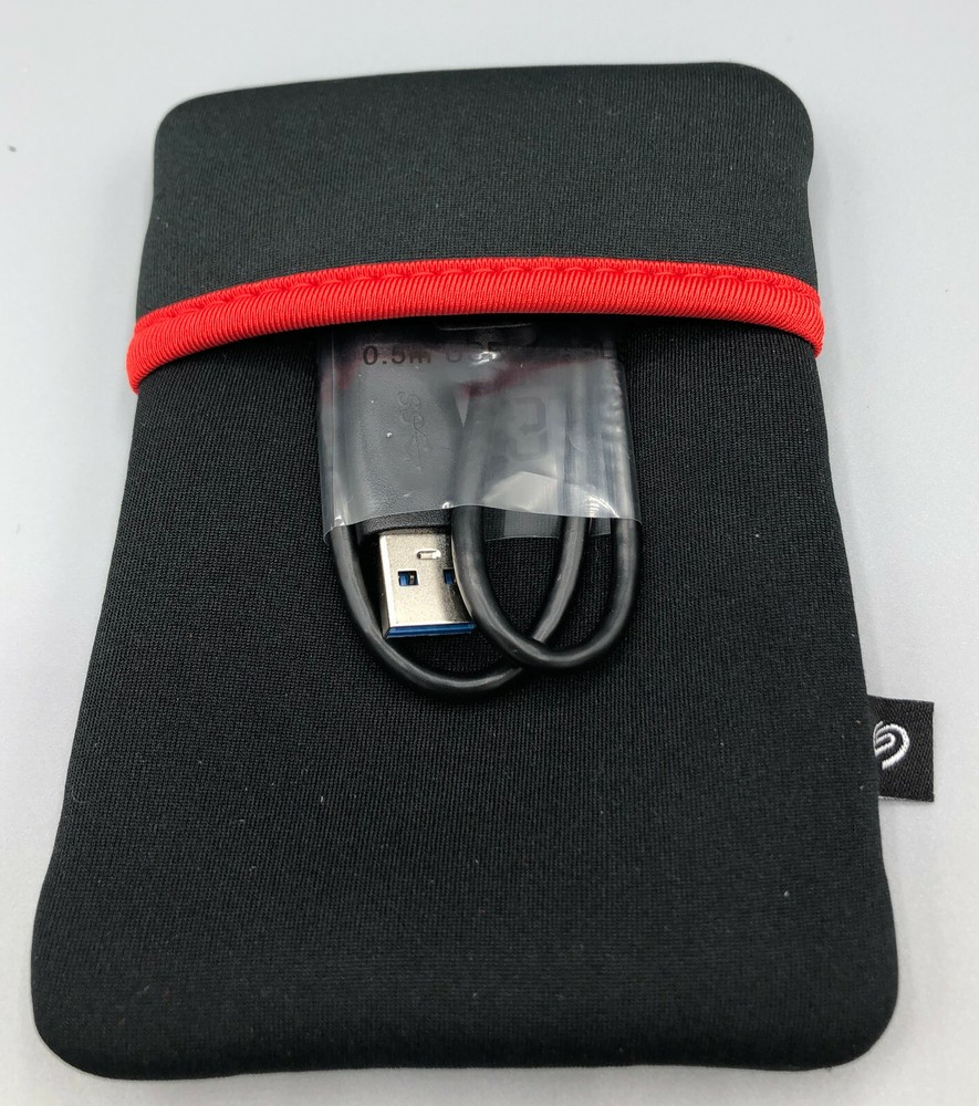 Seagate Open Style Black Soft Case + Genuine Seagate USB 3.0 cable E37