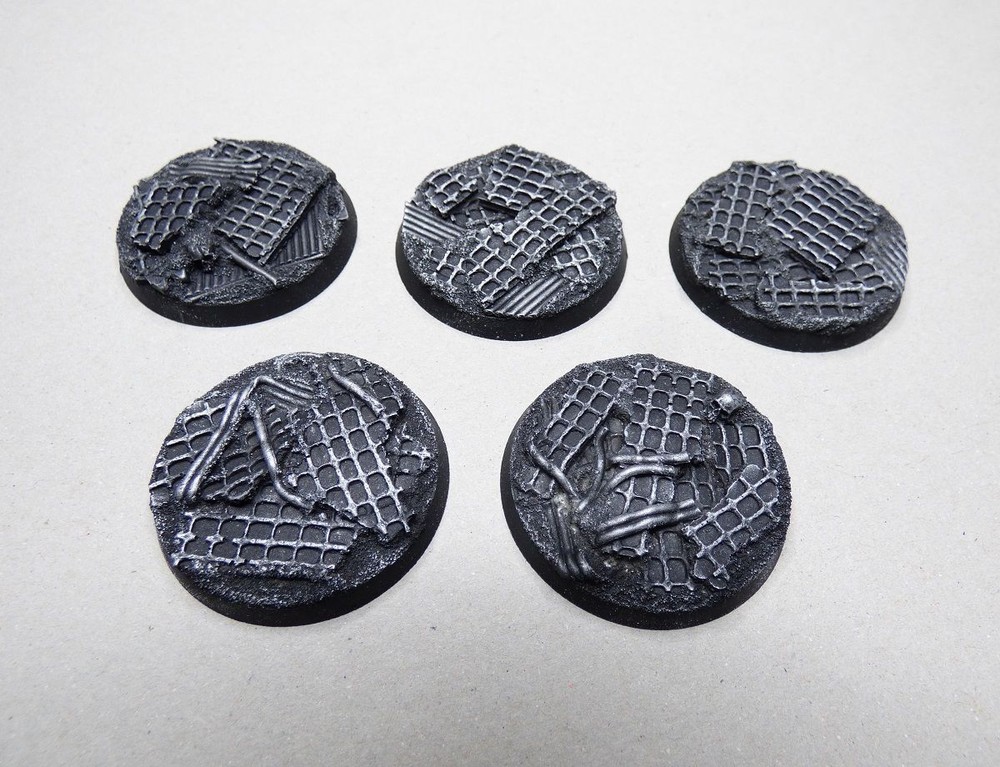 40mm ROUND RESIN BASES - RUSTY GRATES -