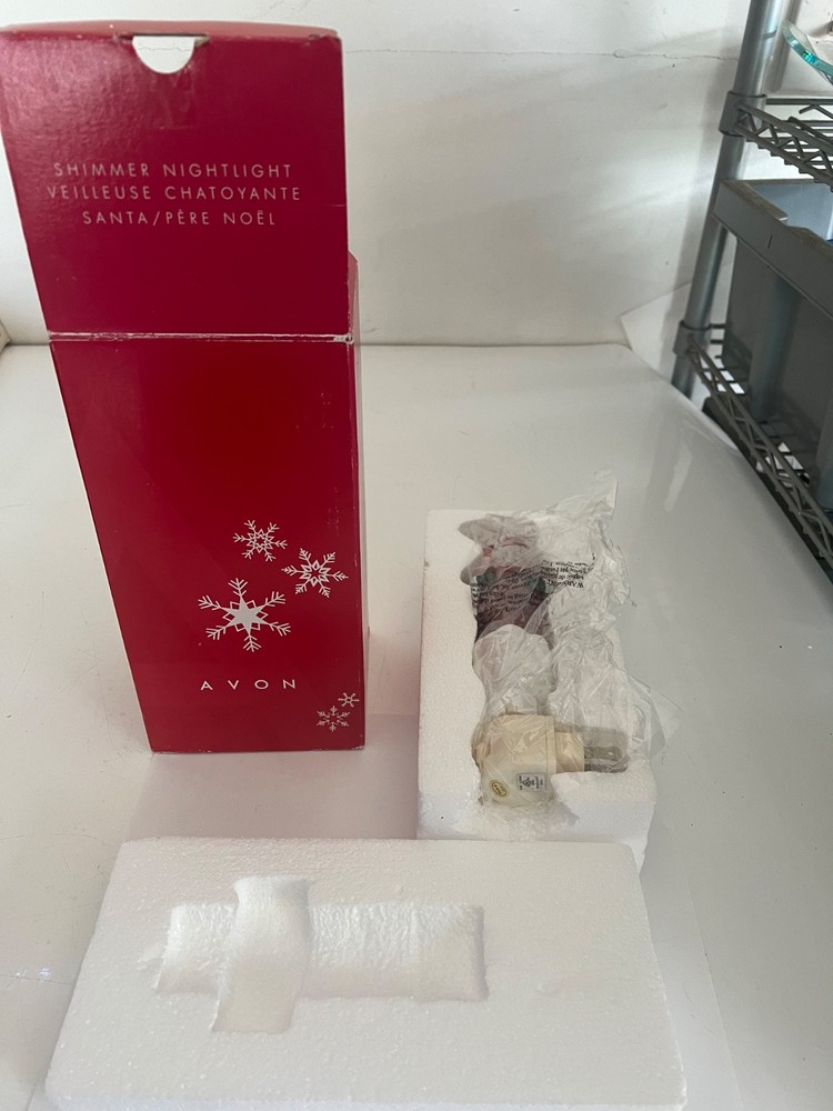 NEW AVON SANTA SHIMMERING NIGHTLIGHT
