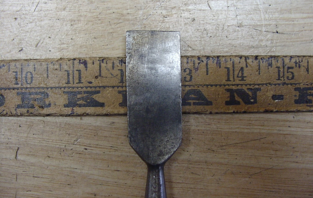 Old Used Tools,Vintage Unbranded 1" X 4-3/8" Bevel Edge Socket Chisel,VGC