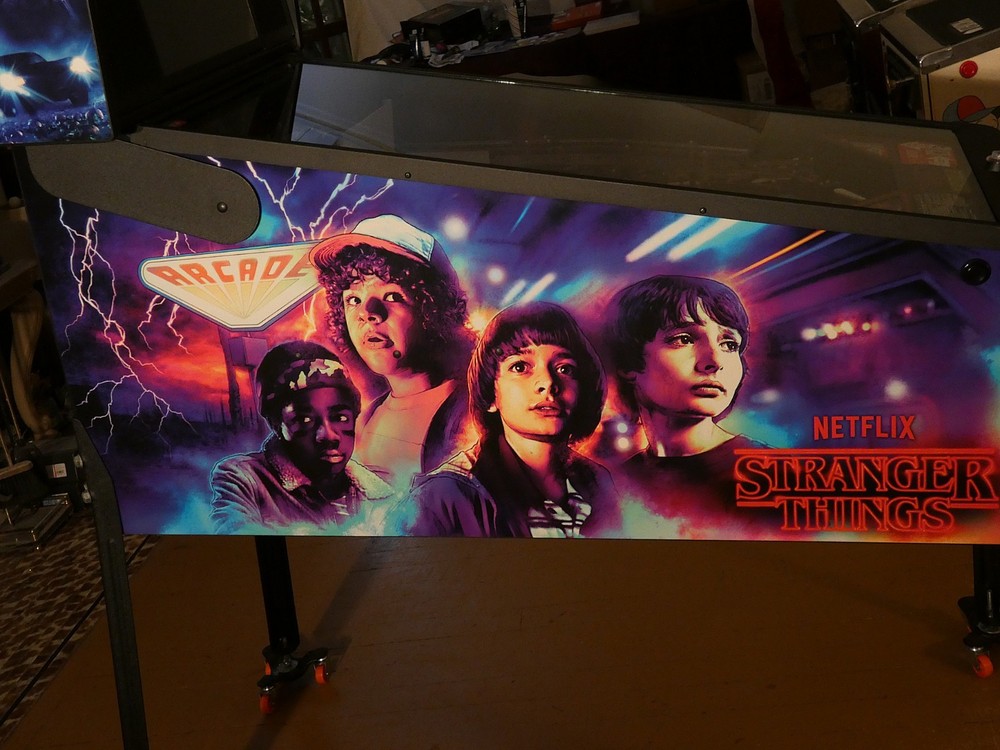 Stern Stranger Things Premium Pinball Machine