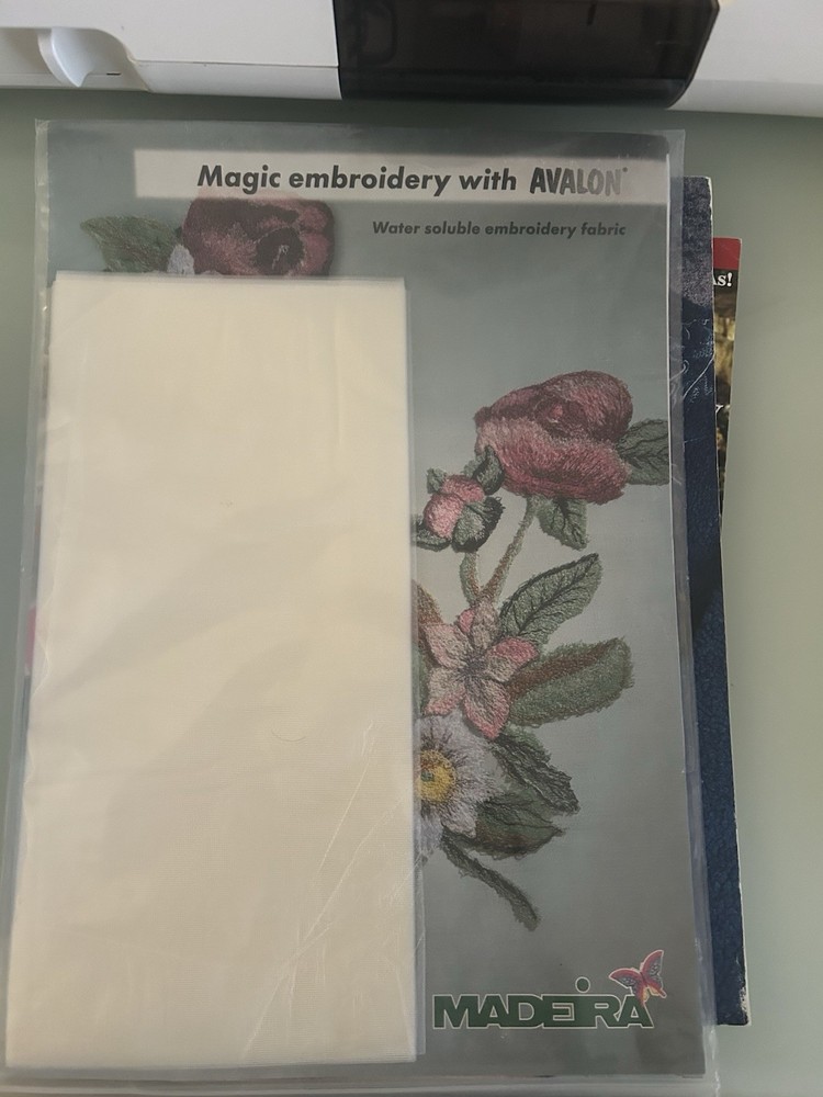 Singer Quantum XL-5000 Computerized Sewing Machine & Embroidery Plus Hoops