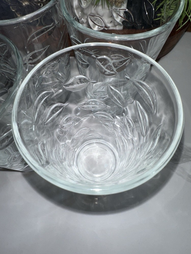 Lot Of 8 Libbey Leaf Pattern Drinking glasses