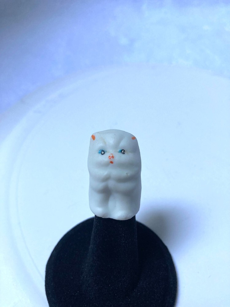 Thimble Porcelain White Cat 1"