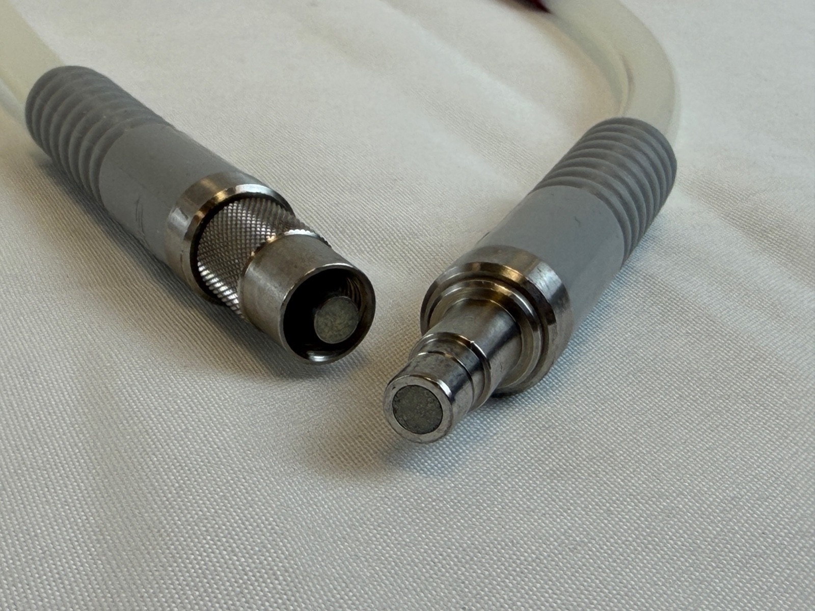 Stryker 233-050-064 Fiber Optic Light Cord 5mm x 9.5' Clear Case Endoscopy