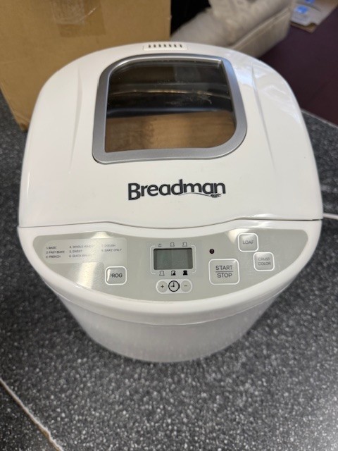 Breadman TR520: Programmable Bread Maker for 1, 1 ½ , and 2 lb. Loaves - White