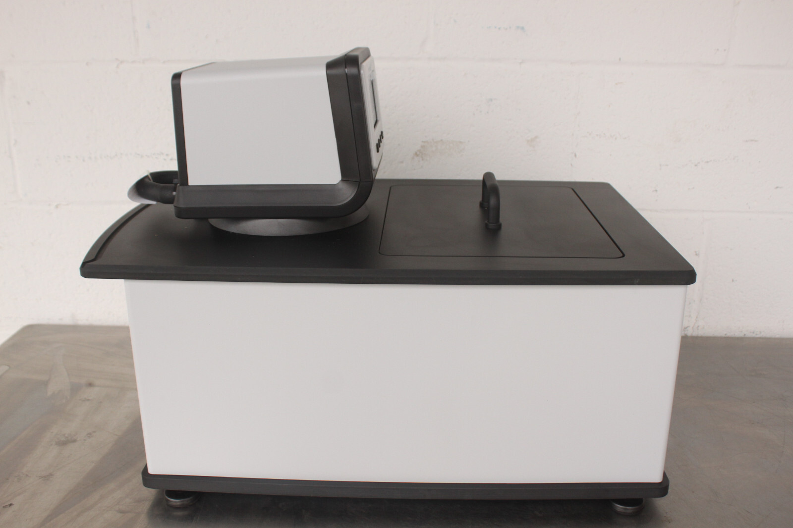 NEW VWR 89202-934 AD15H200-V11B AD 15L HT Heated Circulating Water Bath