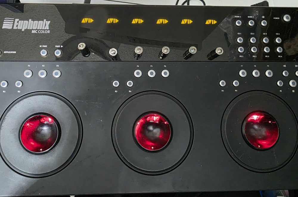 Euphonix MC Color Grading T Control Surface Video Color Controller. Description