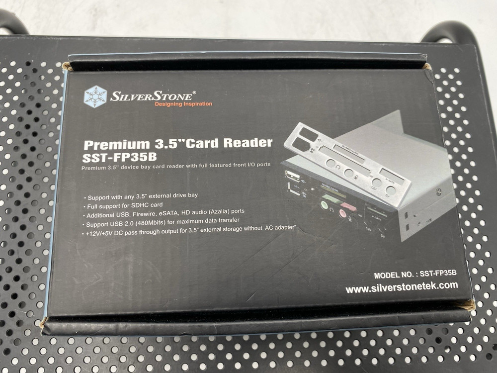 SilverStone Premium 3.5 Inch Card Reader SST-FP35B