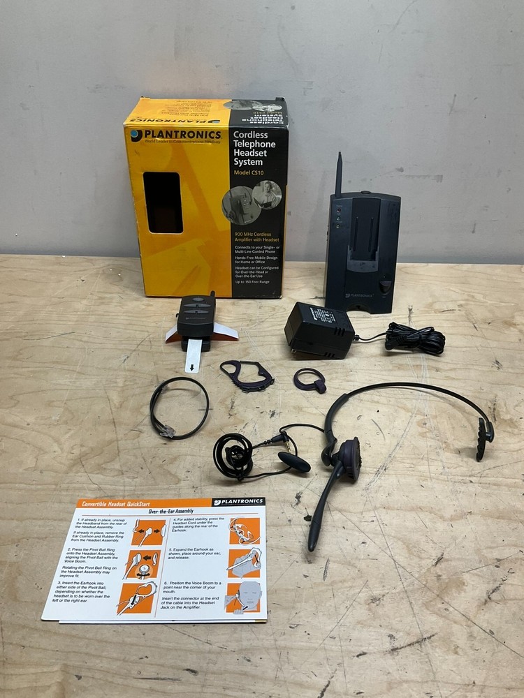 Plantronics CS10 Cordless Headset System Docking station and AC Adapter